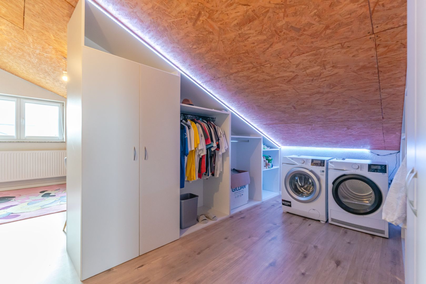 Casa mobilata utilata cartier Izvor Tarlungeni Brasov - Poză 13