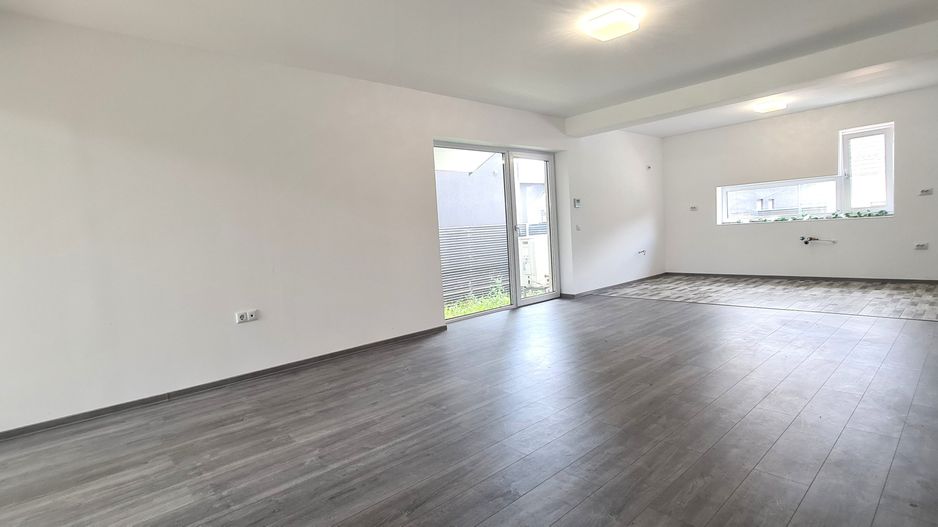 Casa 4 camere (nemobilata, neutilata) cartier Izvor Tarlungeni Brasov - Poză 11