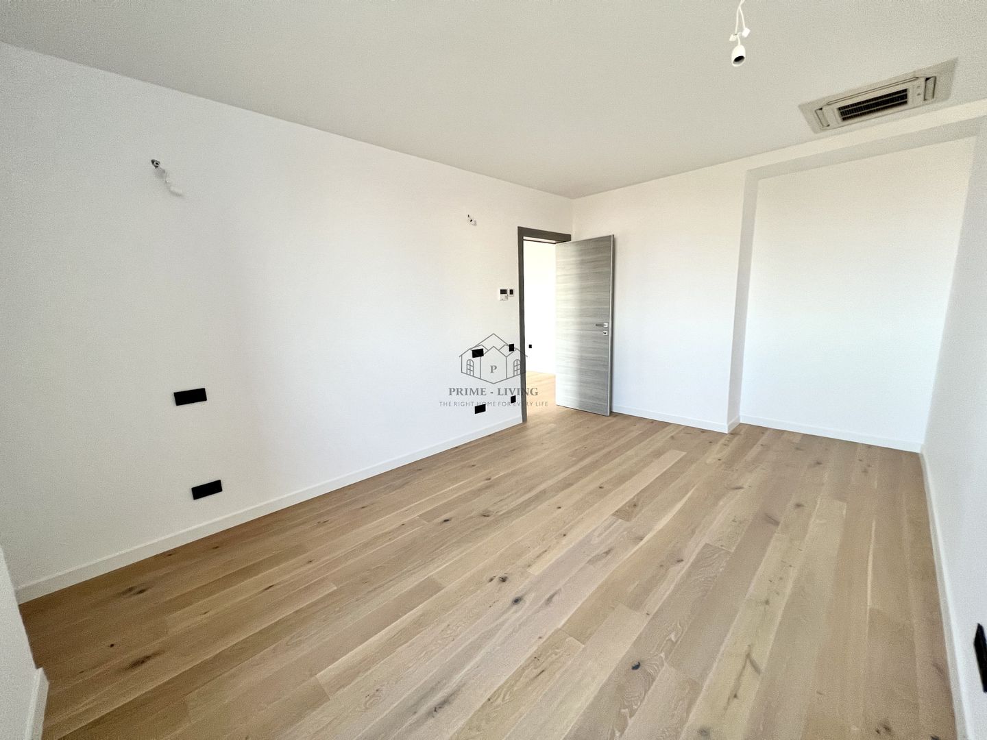 APARTAMENT DEOSEBIT CU 3 CAMERE LA VANZARE CU VEDERE SPRE PARC - Poză 9