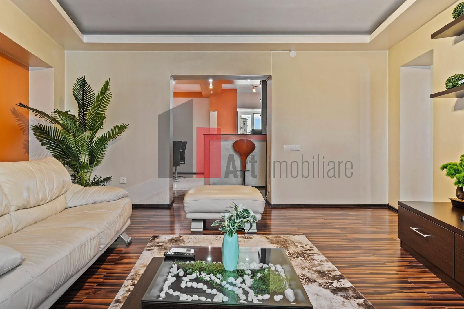 APARTAMENT  DE  4 CAMERE UNIRII - Poză 19