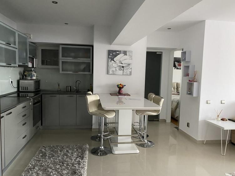 Inchiriere Apartament 2 camere  lux Alba Iulia, bloc 2011, incazire pardoseala - Poză 1