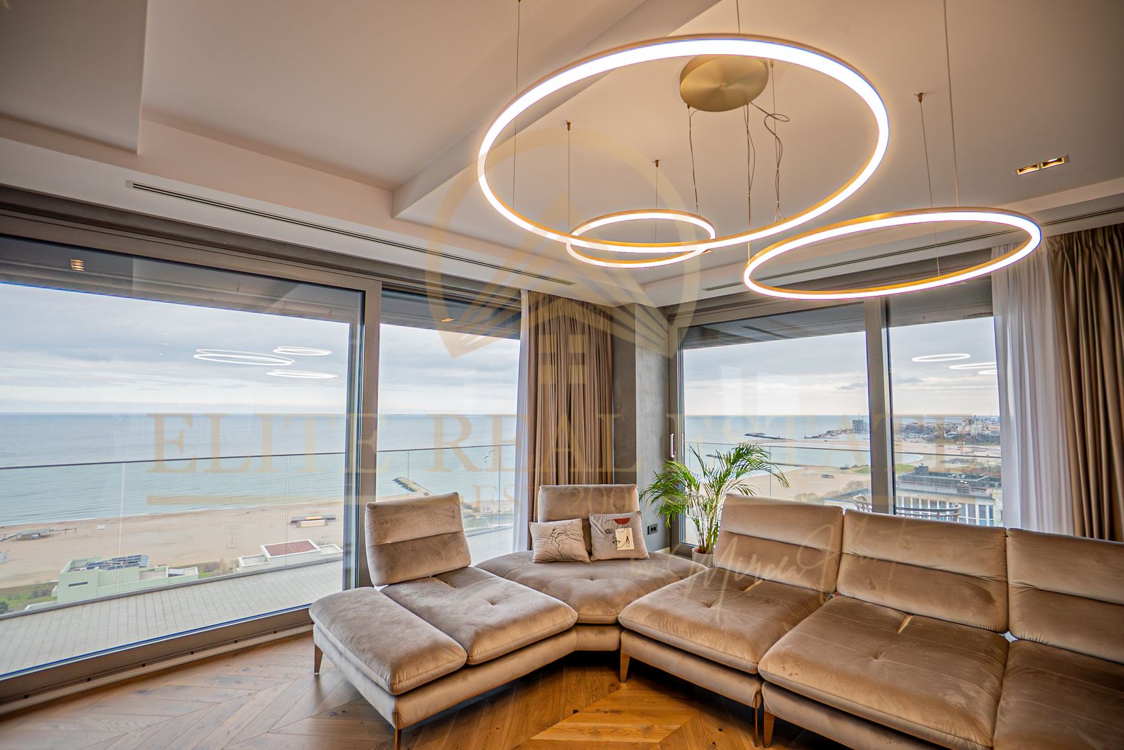 PENTHOUSE UNIC in mijlocul orasului Constanta - Poză 14