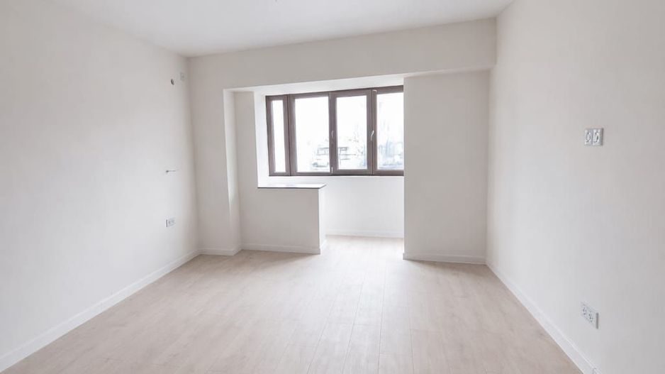 De vazare apartament cu 3 camere, Baia Comunala, 135.000 Euro - Poză 2