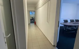 Cladire de birouri ultracentrala de inchiriat - Poză 14