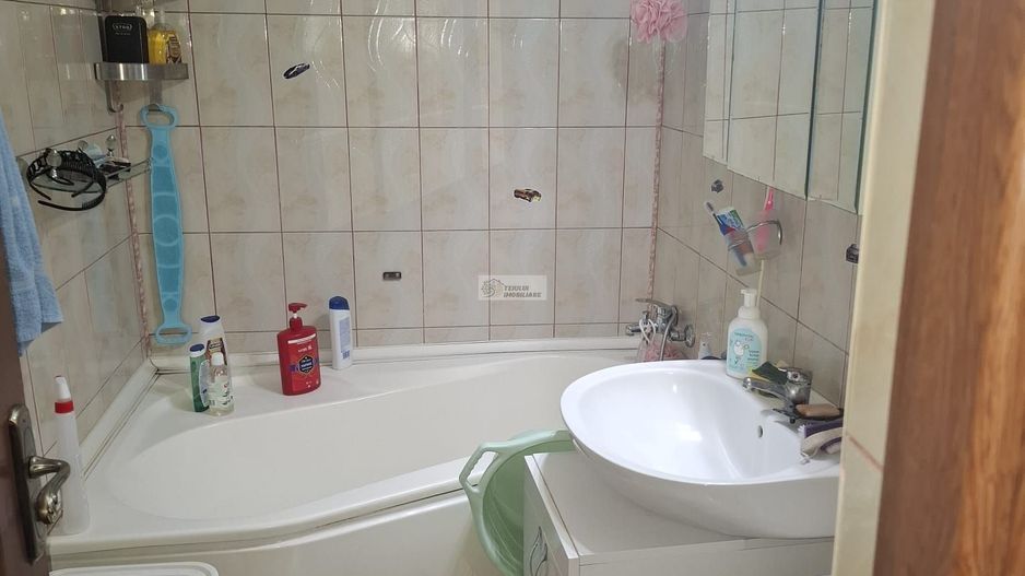 Apartament 3 camere,etaj 3/3,  renovat,65000 euro neg, Policlinica 2 - Poză 7