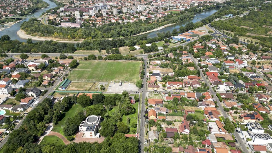 Casă cu o cameră, teren 350 mp în Subcetate - Poză 18