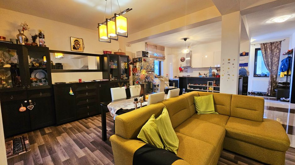 Casă / Vilă cu 4 camere de vânzare în Berceni - Poză 3