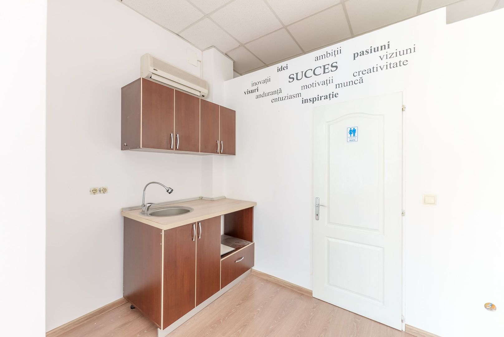 Spațiu comercial ultracentral pe 2 niveluri - Poză 4