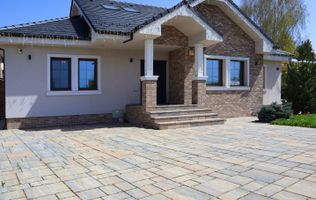 Casa deosebita cu 4 camere, 228 mp, Brașov - Cartierul Stupini