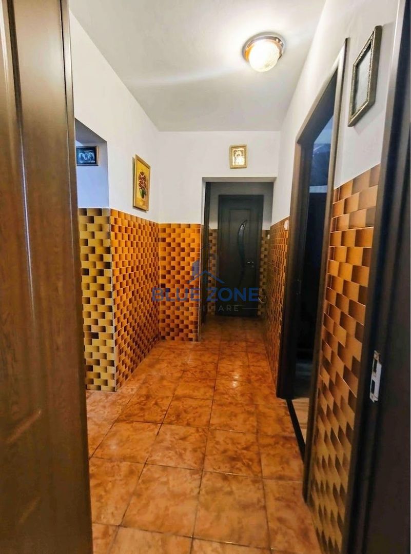 Apartament cu 3 camere de vânzare în Drumul Taberei - Poză 4