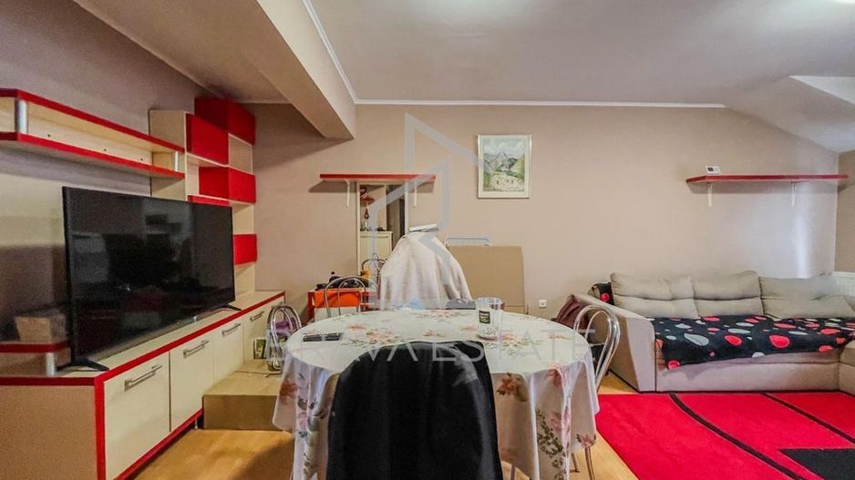 Apartament 3 camere, parcare zona Sub Cetate - Poză 2