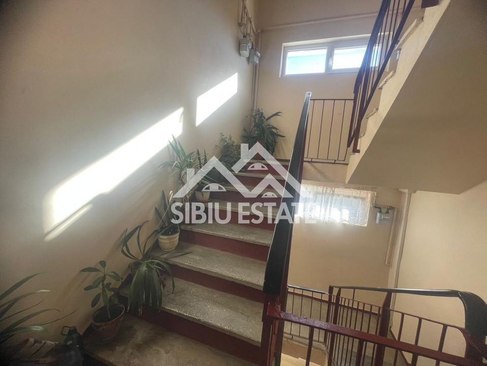 Apartament de vanzare cu 3 camere, decomandat - Valea Aurie - Poză 8