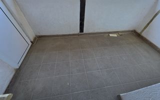 Apartament 5 camere, renovat, 68 mp utili + mansarda 52 mp,  Cetate - Poză 4