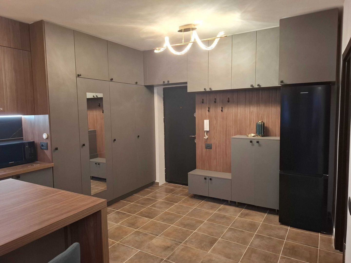 Garsoniera noua, prima inchiriere, parcare + boxa, Pallady, cat friendly - Poză 1