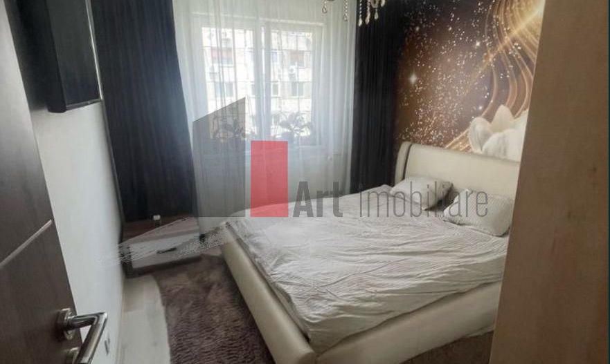 APARTAMENT 3 CAMERE  BARCA - Poză 1