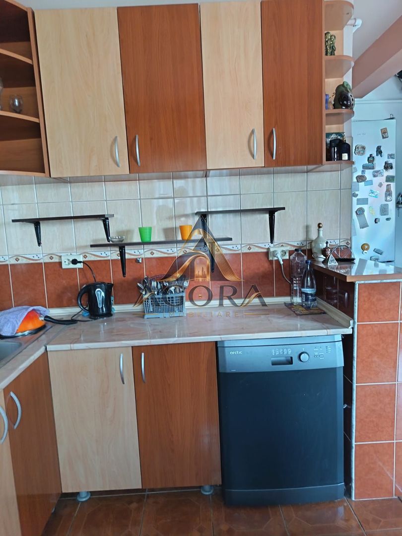 Apartament la mansardă 3 camere Vasile Aron - Poză 5