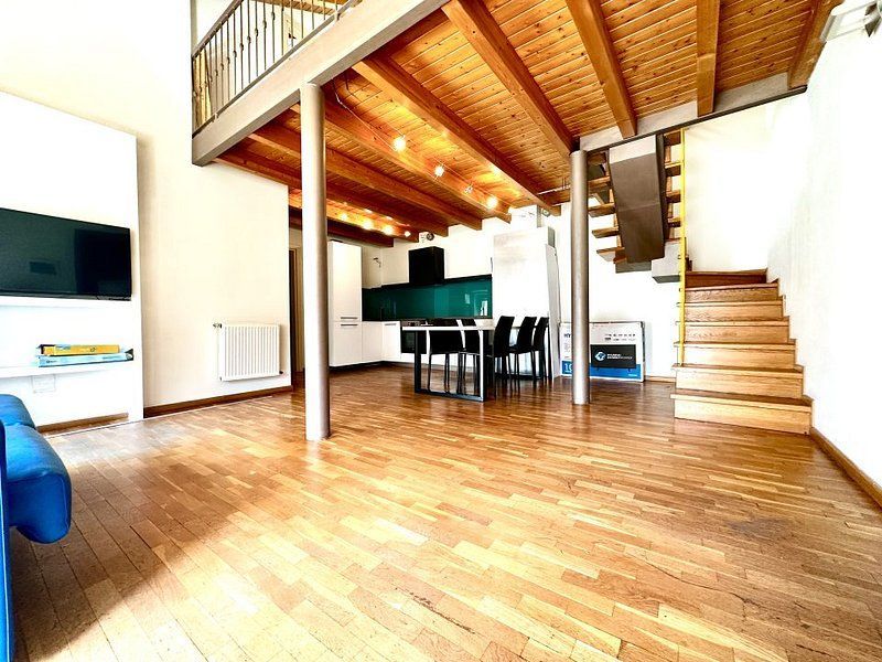 Apartament în Piața Unirii - renovat - mobilat și utilat - Poză 4