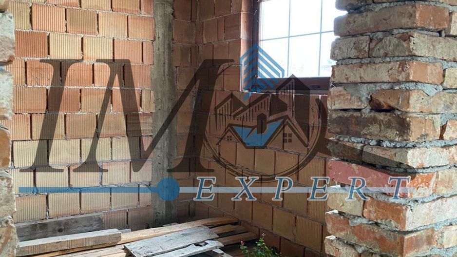 Casa de vanzare la rosu in Stremt, aproape de Alba Iulia - Poză 2