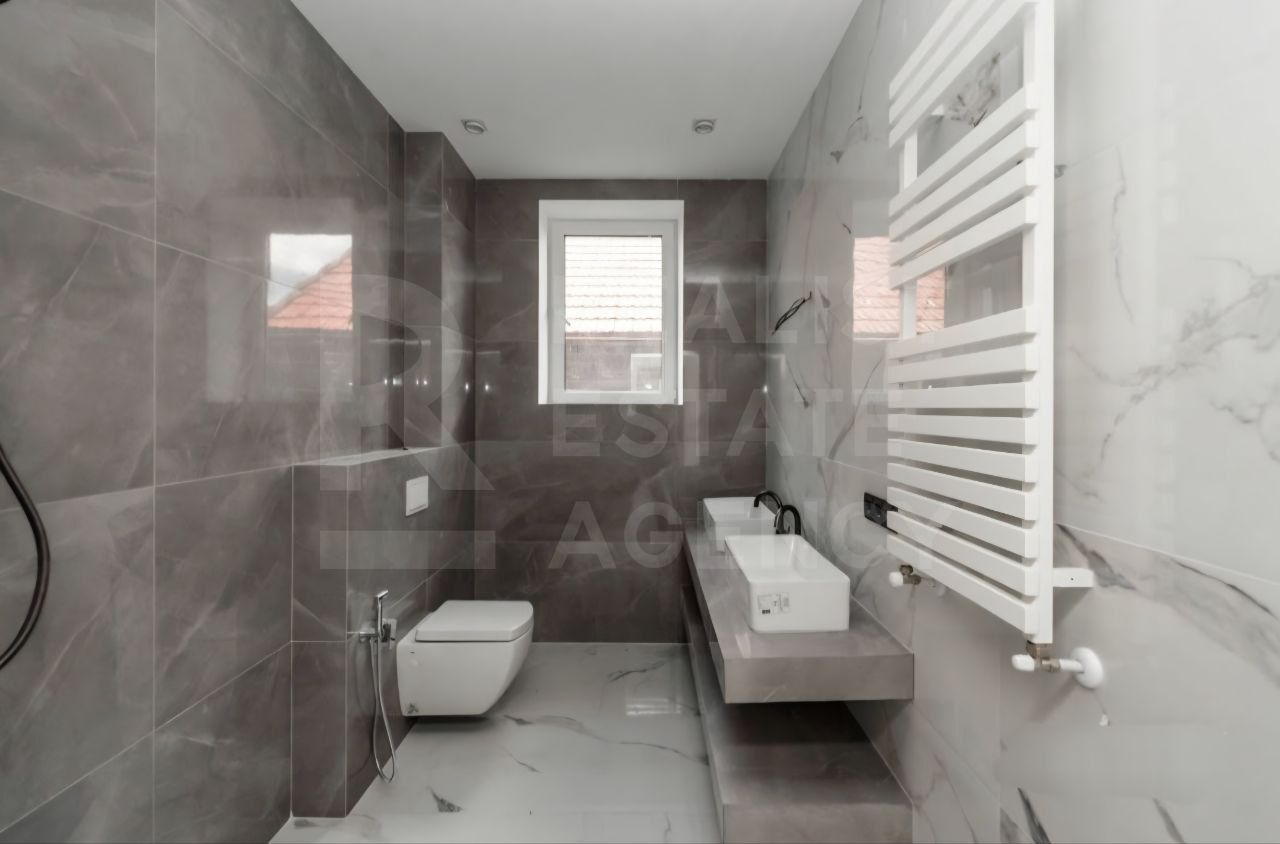 Vânzare, casă,  in 2 nivele, Poiana Domneasca. - Poză 17