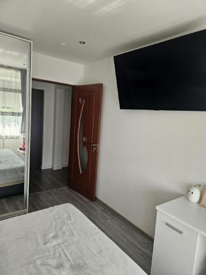 Apartament 3 camere Decomandat - Poză 13