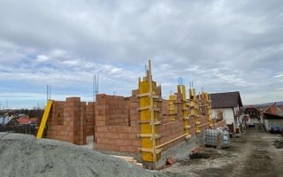 Casă Tip Duplex | 4 Camere | 2 Balcoane | Terasă | Șura Mică - Poză 9