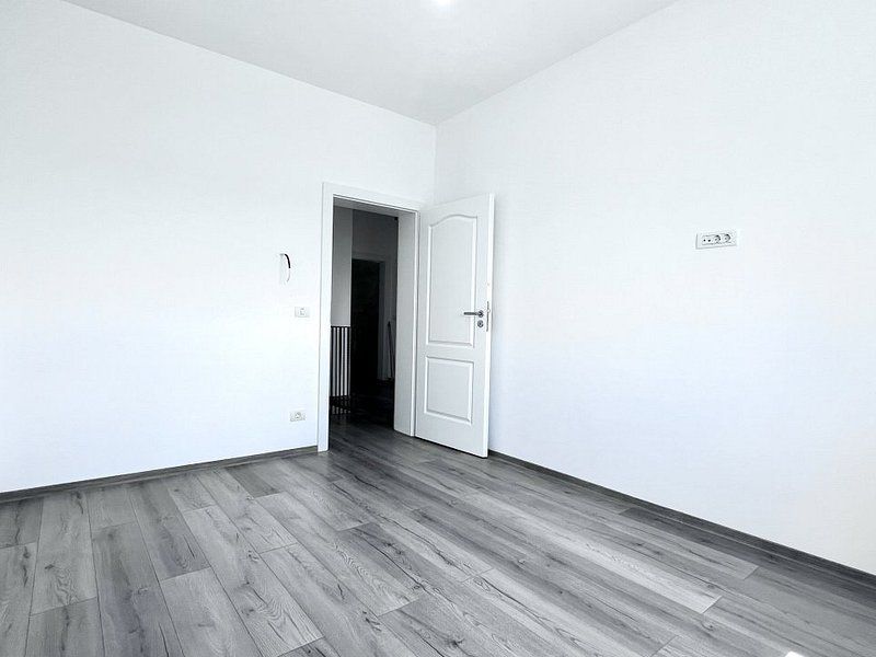Duplex 5 camere, zona liniștită - Socar -  Dumbrăvița - Poză 12