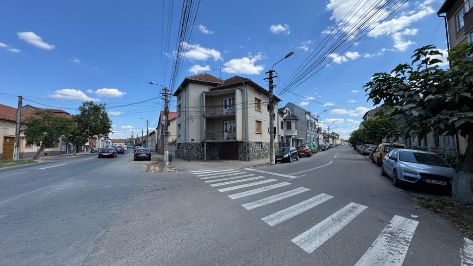 Casă de vânzare în Lugoj – Strada Grozăvescu - Poză 1