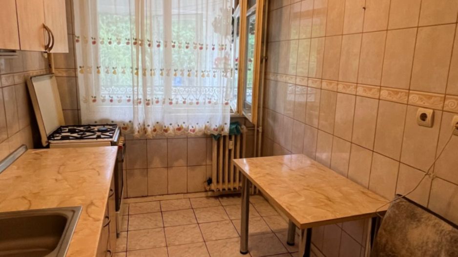 Apartament 3 camere in bloc reabilitat necesita renovare Gorjului Paci - Poză 9