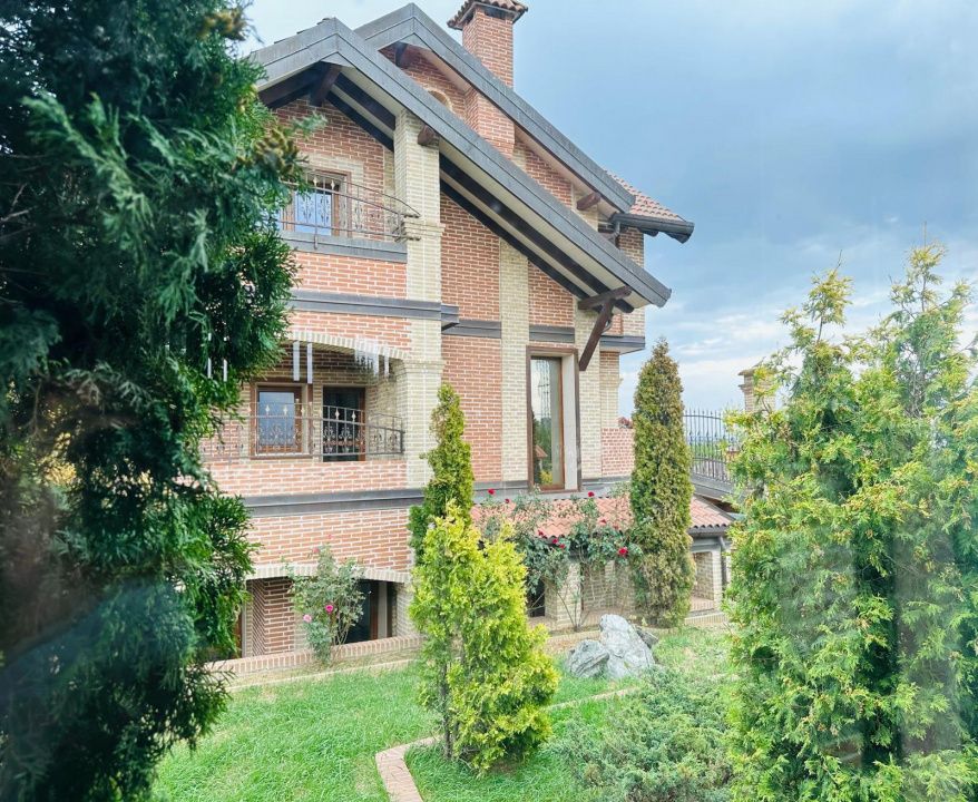 Vila impunătoare in stil italian - Ștefănești, Argeș - Poză 14