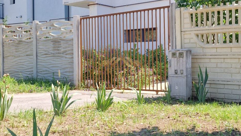 VILA BULEVARD/PRET EXCELENT, COM BERCENI, IF - Poză 1