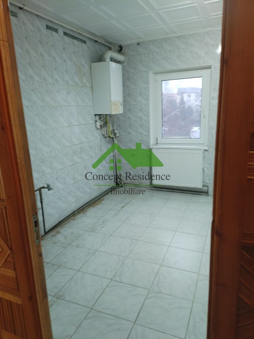 Ap 3 camere decomandat,etaj intermediar - zona Garii - Poză 1