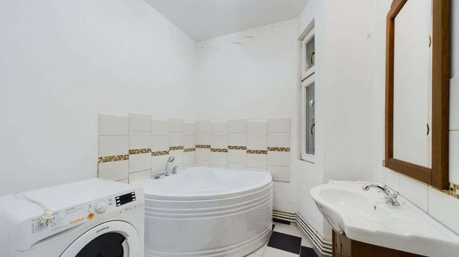 Apartament cu 3 camere Ultracentral - Poză 9