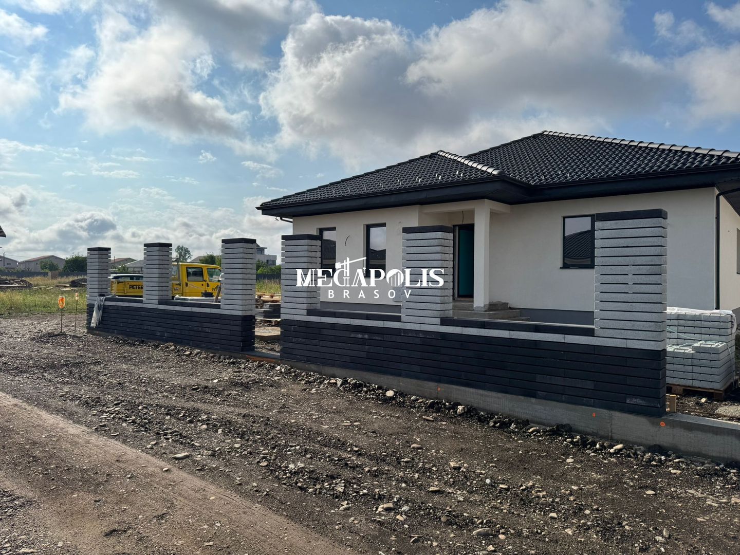 Vanzare Casa pe Parter  4 Camere  Brașov în Cartierul izvor - Poză 2