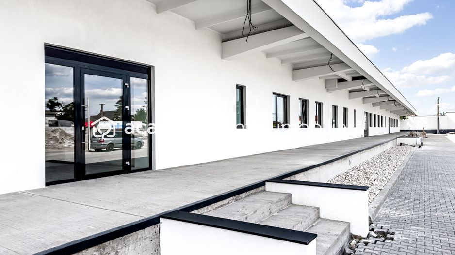 Birouri proaspăt renovate de închiriat - Poză 1