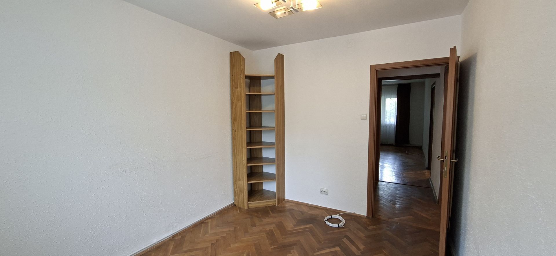 Apartament de inchirat cu 4 camere + garaj- Torontalului - Poză 17