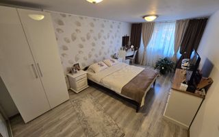 Casa 7 camere 3 bai 2 intrari Zona Garii - Poză 10