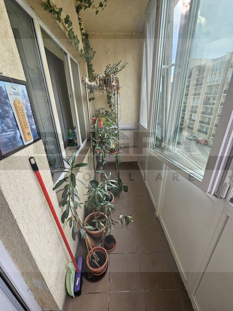 Apartament cu 2 camere, 50 mp, etaj intermediar, parcare, zona Pertrom - Poză 5