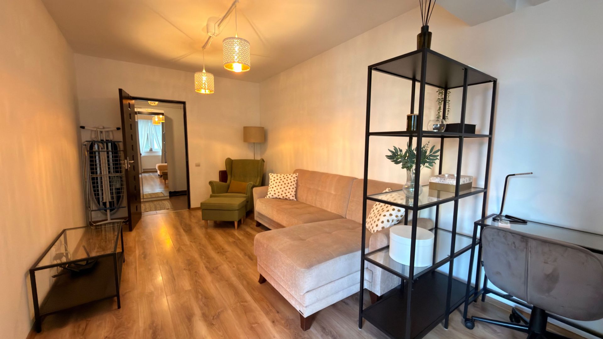 Apartament 2 camere cu loc de parcare inclus – Chirie - Poză 1