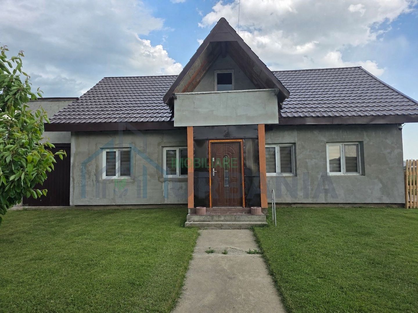 Casă P+M cu garaj, mansardă amenajabilă și teren de 500 mp în Dancu - Poză 2