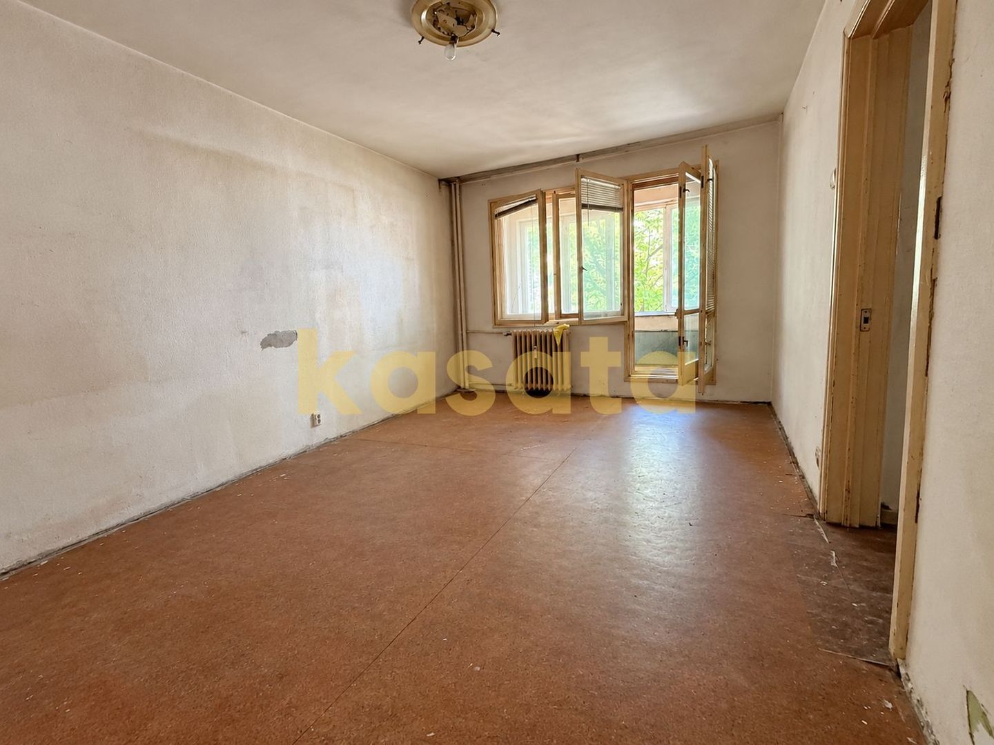 3 camere | Etaj 1 | 2 băi | 2 debarale | Decomandat | Zona Vitan - Poză 1