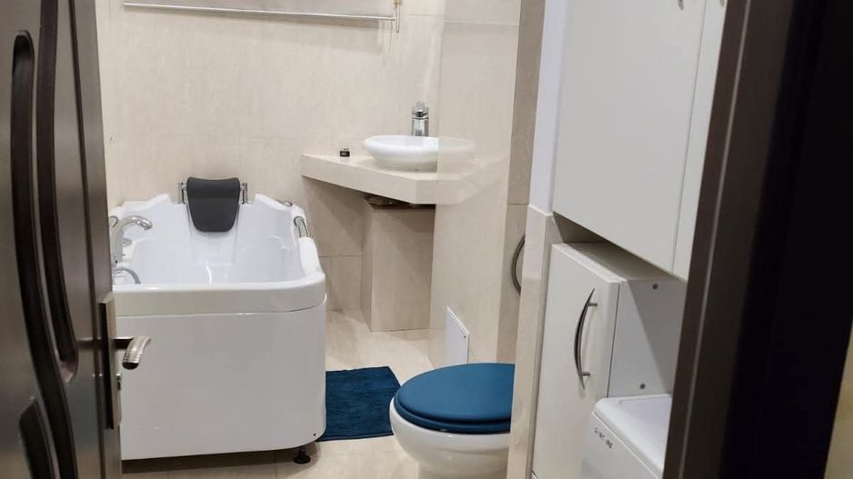 Apartament cu trei camere, Brancoveanu, 120.000€ negociabil - Poză 13