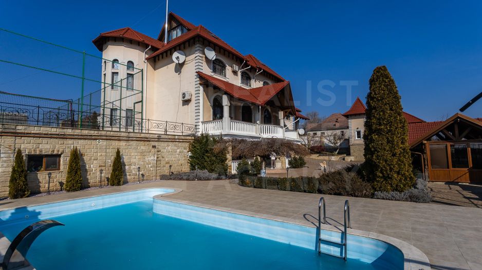 Vânzare casă de lux, 700 mp + 22 ari, situată în Tohatin - Poză 23