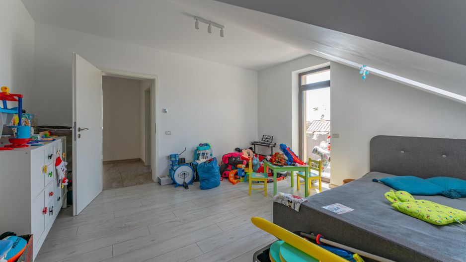 Decomandat 3 camere, 98 mp, Harman - Mobilat modern, parcare - Poză 16