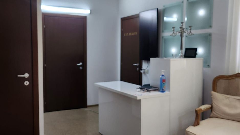 Spațiu versatil în vilă istorică + garaj de 30 mp - Poză 8