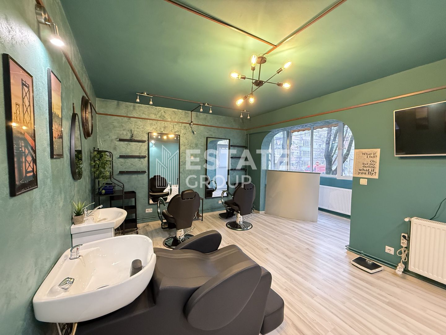 Salon de infrumusetare,  amenajat, Zona Lipovei - Poză 1