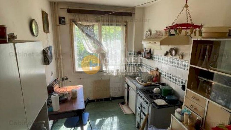 3 Camere Decomandat - Etaj 2 - 2 Balcoane - Podu Ros - Poză 5