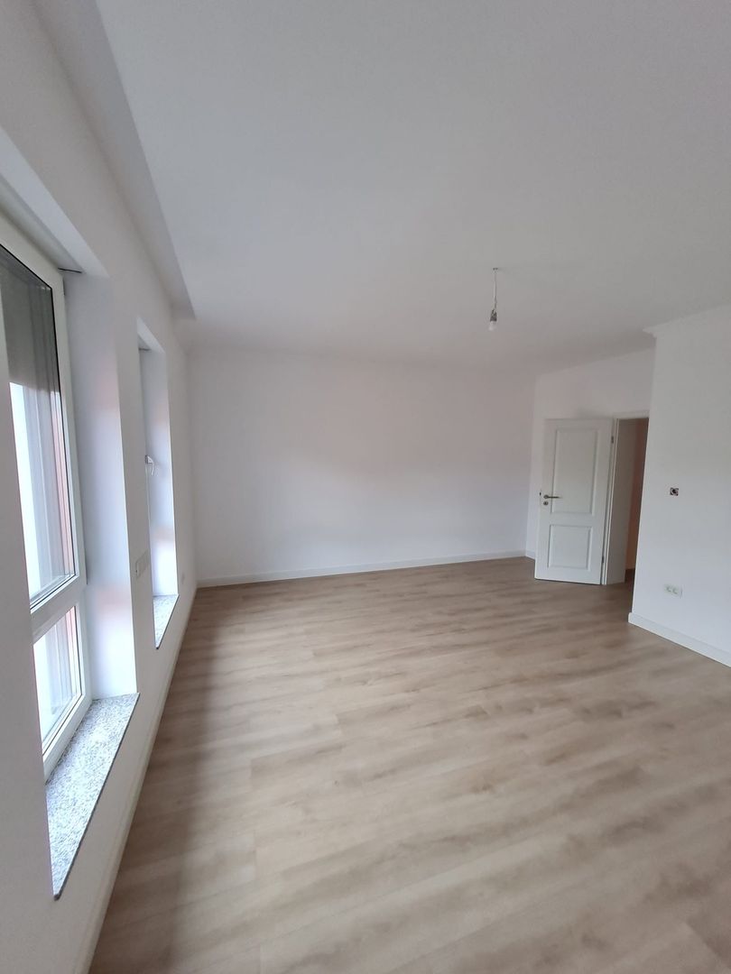 Proiect deosebit la 5 minute de Iulius Town - Poză 9