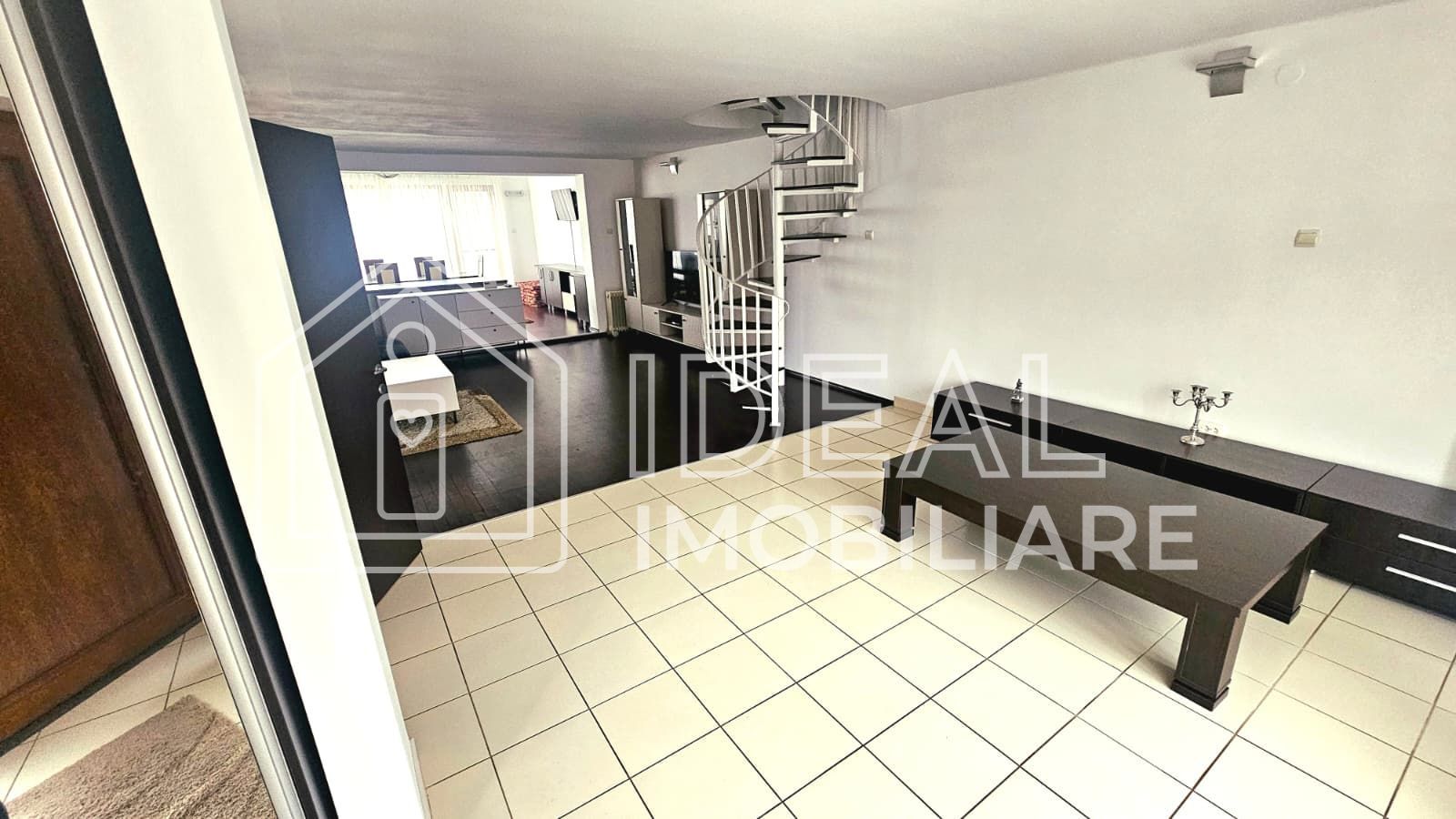 Casa Individuala cu 4 camere si garaj, zona Strand - Poză 3