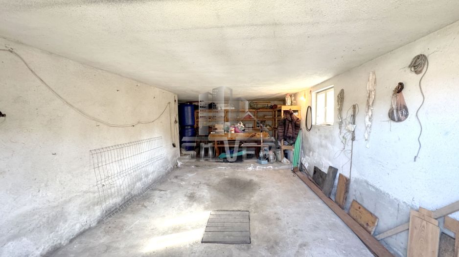 Casa pe 3 niveluri cu teren de 1900 mp in Com. Baisoara. - Poză 24