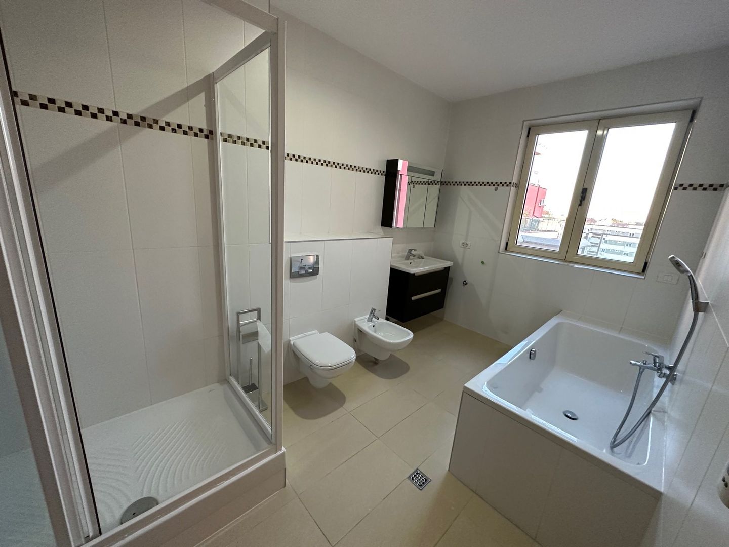 Penthouse de închiriat cu terase de 65 mp - Poză 8